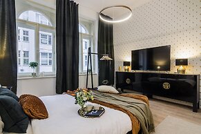 Royal APTs Prague by Michal&Friends
