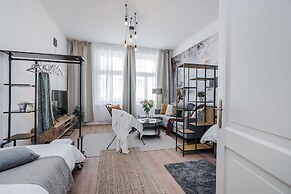 Royal APTs Prague by Michal&Friends