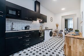 Royal APTs Prague by Michal&Friends