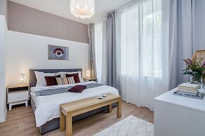 Royal APTs Prague by Michal&Friends