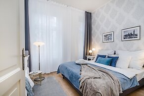 Royal APTs Prague by Michal&Friends