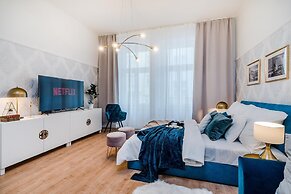 Royal APTs Prague by Michal&Friends