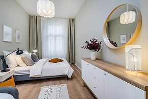 Royal APTs Prague by Michal&Friends