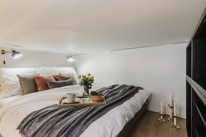 Royal APTs Prague by Michal&Friends