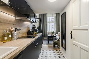 Royal APTs Prague by Michal&Friends