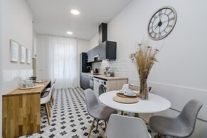 Royal APTs Prague by Michal&Friends