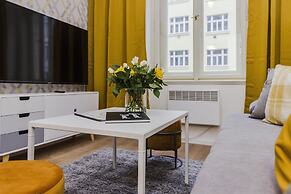 Royal APTs Prague by Michal&Friends