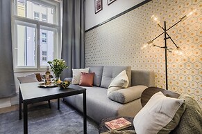 Royal APTs Prague by Michal&Friends