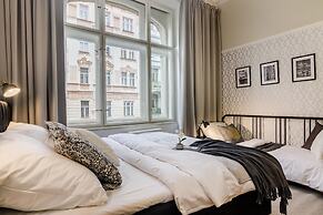 Modern APT in Center by Michal&Friends