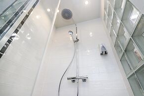 Modern APT in Center by Michal&Friends