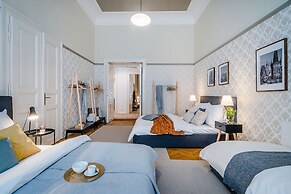 Modern APT in Center by Michal&Friends