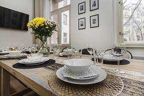 Modern APT in Center by Michal&Friends