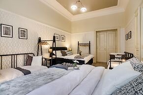 Modern APT in Center by Michal&Friends