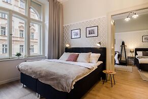 Modern APT in Center by Michal&Friends