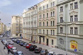 Modern APT in Center by Michal&Friends