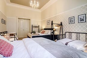 Modern APT in Center by Michal&Friends