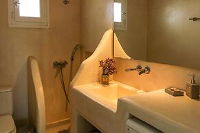 Ortus White Mykonian Luxury Villa