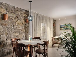 Belvedere Hilltop Complex Rooms & Suites - The Leading Hotels of the W