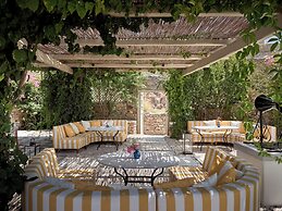 Belvedere Hilltop Complex Rooms & Suites - The Leading Hotels of the W