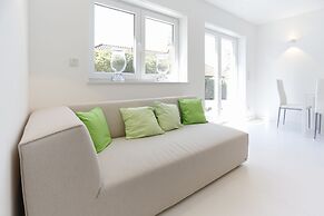 the white design apartment