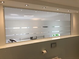 the white design apartment