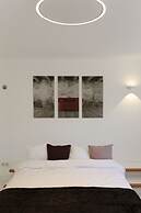the white design apartment