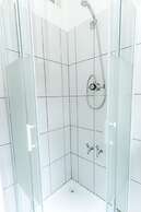 Spacious 1BR Period Apartment Hampstead