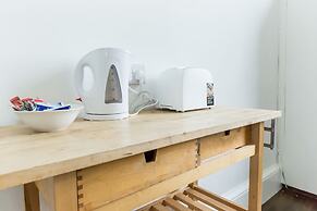 Spacious 1BR Period Apartment Hampstead