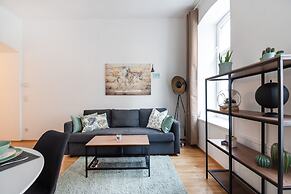 Cozy new stylish 15 min to the center