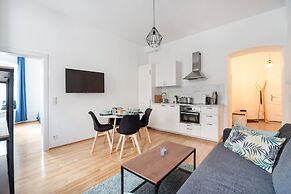 Cozy new stylish 15 min to the center