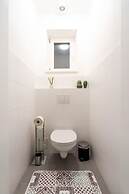 Cozy new stylish 15 min to the center