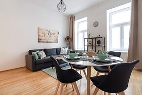 Cozy new stylish 15 min to the center