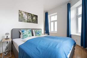 Cozy new stylish 15 min to the center