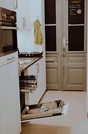 Modern City Apartment Near Central Park