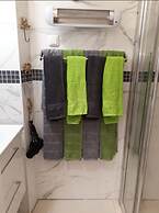 Modern City Apartment Near Central Park