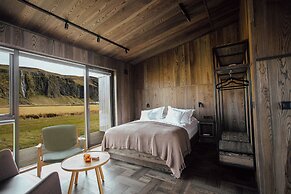 Seljalandsfoss Horizons