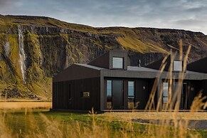 Seljalandsfoss Horizons