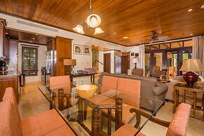 Jet Luxury at Langosta BeachResortVillas