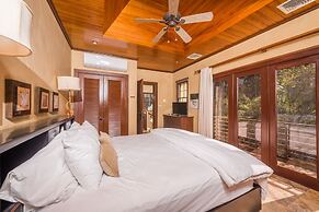 Jet Luxury at Langosta BeachResortVillas