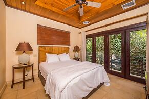 Jet Luxury at Langosta BeachResortVillas