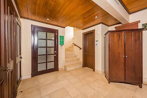 Jet Luxury at Langosta BeachResortVillas