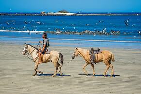 Jet Luxury at Langosta BeachResortVillas