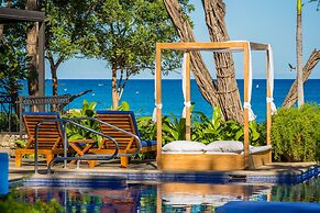 Jet Luxury at Langosta BeachResortVillas