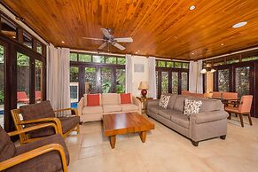 Jet Luxury at Langosta BeachResortVillas