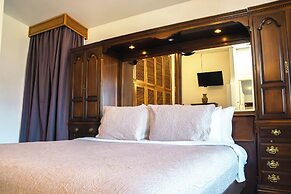 Santo Refugio Heritage Hotel