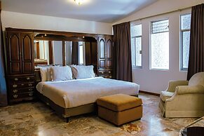 Santo Refugio Heritage Hotel