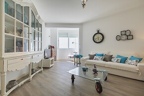 Cozy Seaview Apartment