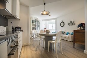 Cozy Seaview Apartment