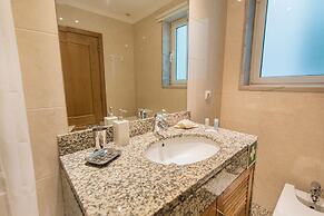 Family Wonder Two Bedroom Garage