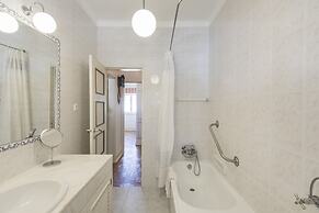 Rustic Seaview Apartment in Cascais